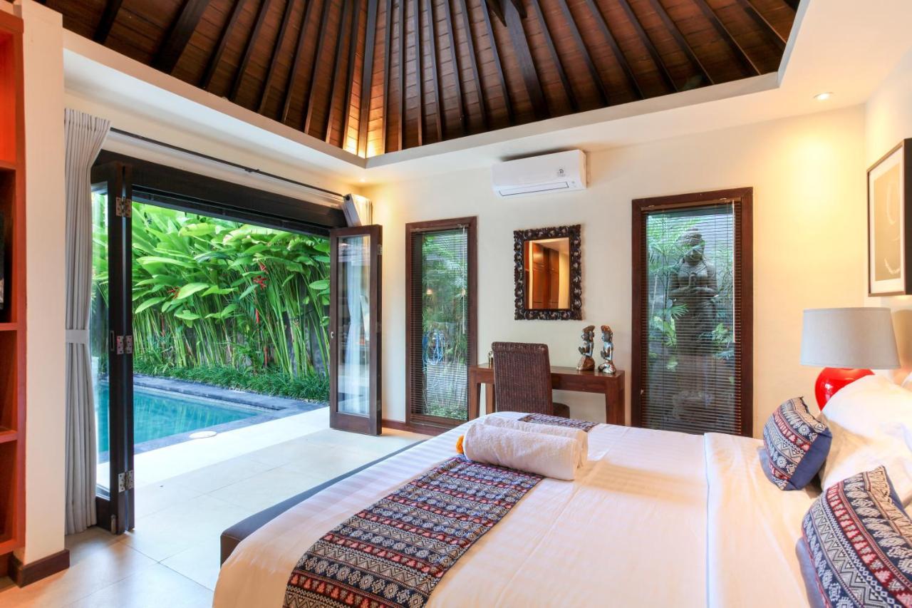 Asrina Villa'S Seminyak Exterior foto