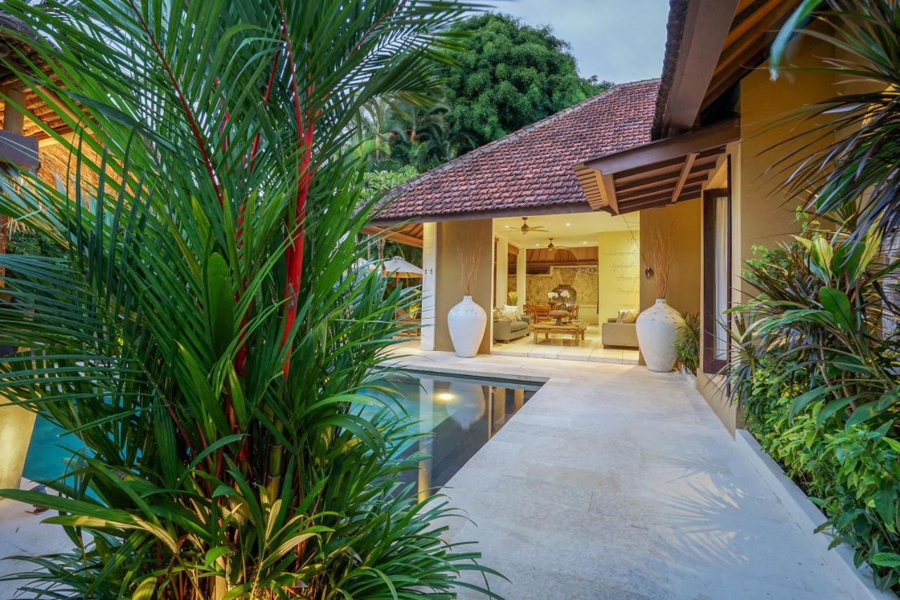 Asrina Villa'S Seminyak Exterior foto